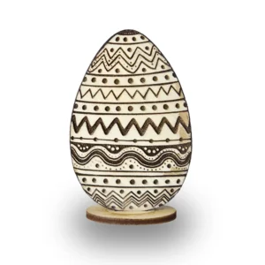 Dřevěná velikonoční figurka: kraslice s bohatým ornamentálním vzorem – elegantní velikonoční vajíčko