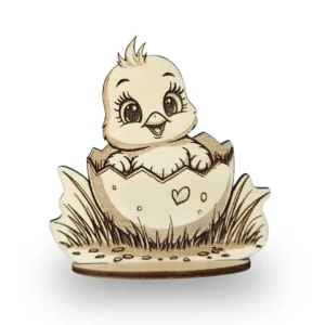 Dřevěná velikonoční figurka – kuřátko ve vajíčku s detailním gravírováním